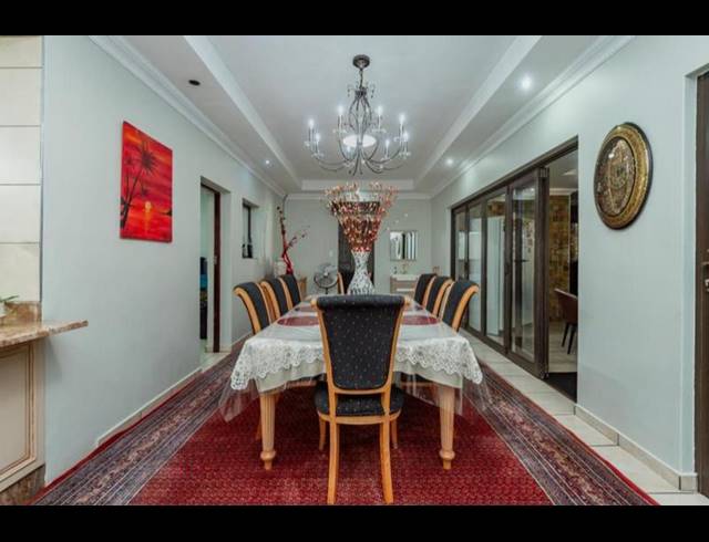 6 BEDROOM HOUSE FOR SALE IN LAMBTON